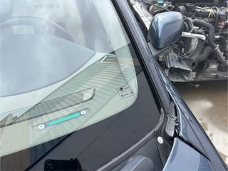 Volvo S60 2.4 D5 Momentum, golpe en parte frontal.