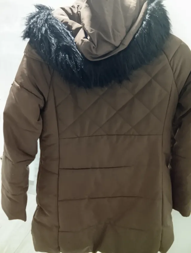 Chaquetón Zara Marrón con Capucha y Pelo