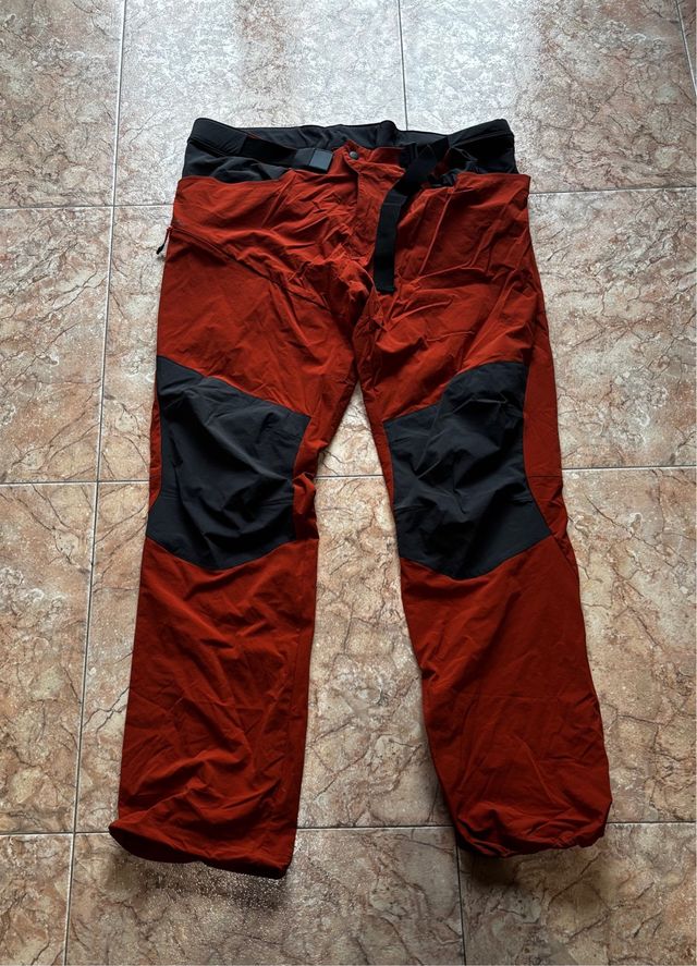 Pantalón Montaña Hombre Quechua Rojo/Negro