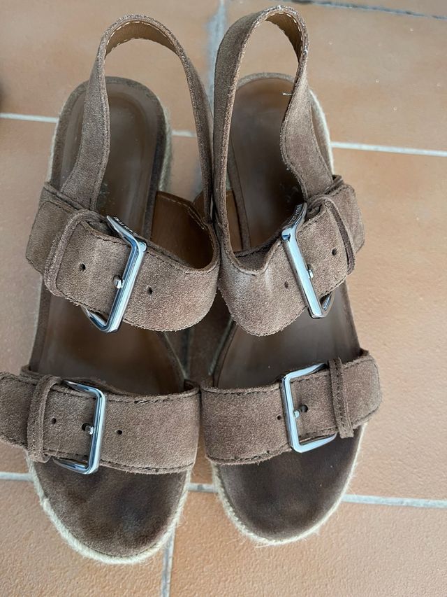 Sandalias Bimba y Lola Marrones