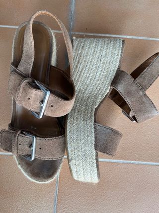 Sandalias Bimba y Lola Marrones