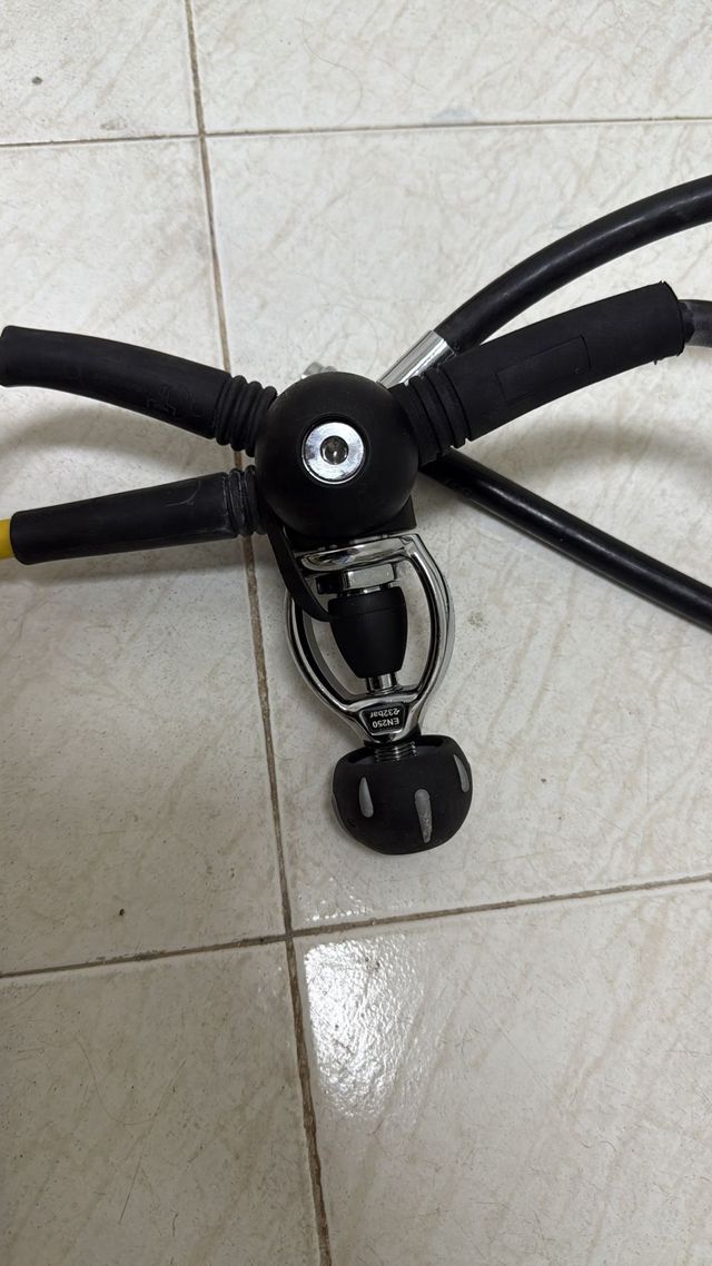 Regulador de mergulho Mares