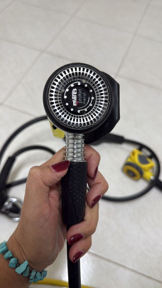 Regulador de mergulho Mares