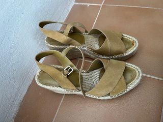 Sandalias Bimba y Lola Beige/Marrón