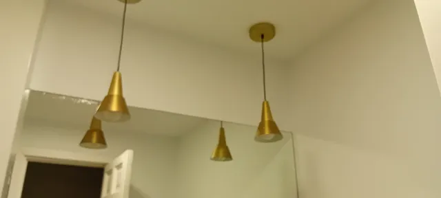 Pareja de Lámparas de techo metálica dorada