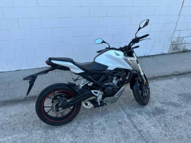 Honda CB125R ABS Blanca