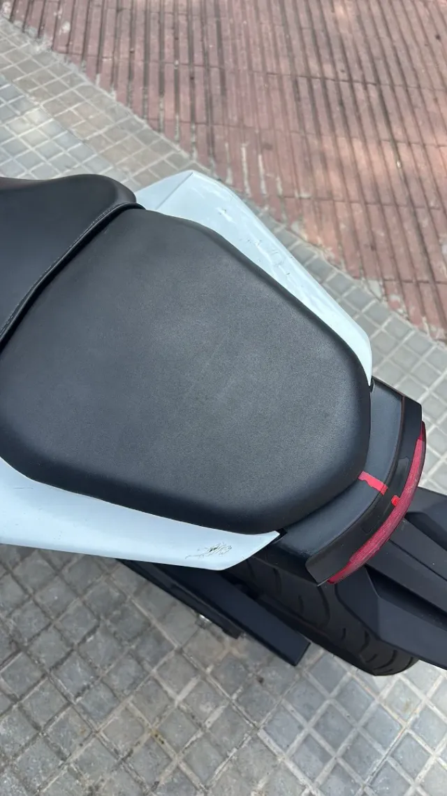 Honda CB125R ABS Blanca