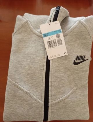 Sudadera Nike Gris con Capucha