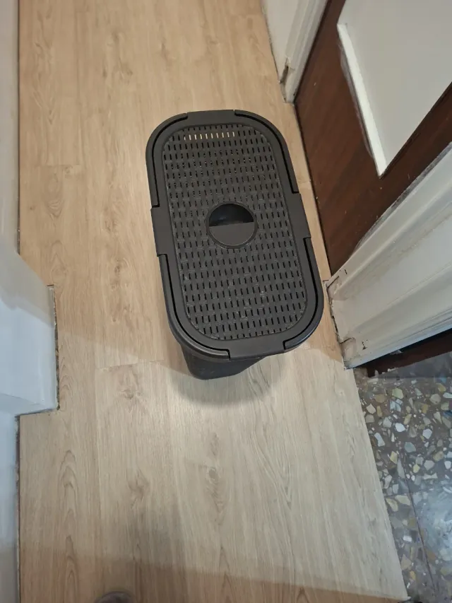 Cesto de ropa sucia de plástico