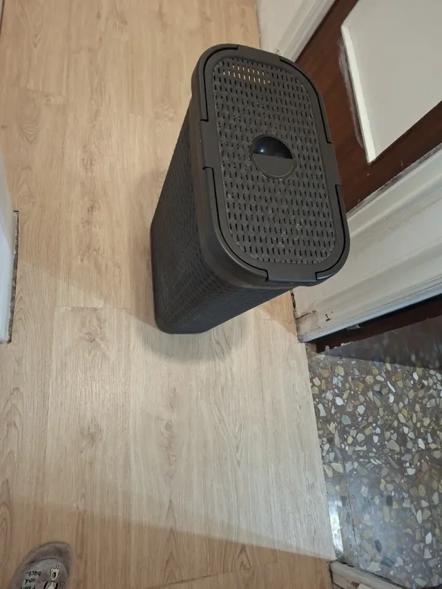 Cesto de ropa sucia de plástico