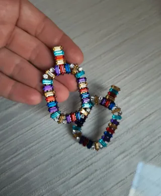 Pendientes ovalados multicolor con pedrería
