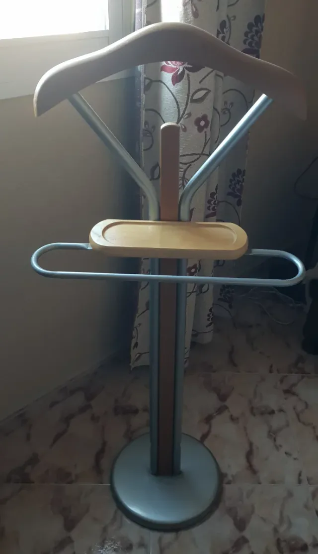 Perchero sólo hoy 20 euros