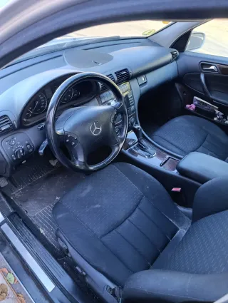 Mercedes-Benz Clase C 2004
