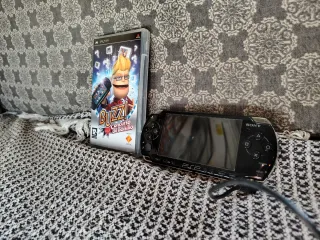 Sony PSP Negra + Juego Buzz!