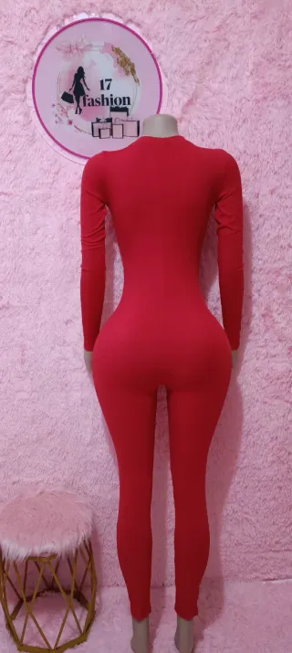 Mono rojo ajustado manga larga