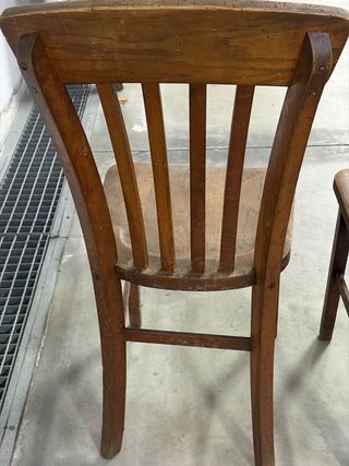 Juego de 4 sillas de madera maciza