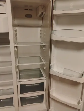 Frigorífico Americano Balay. NO FUNCIONA