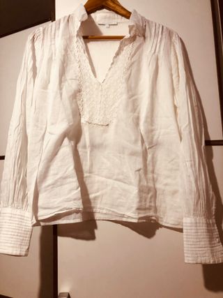 Blusa blanca con encaje