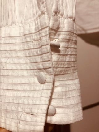 Blusa blanca con encaje
