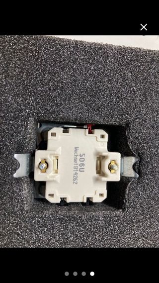 Interruptor conmutado JUNG LS 990 Latón Clásico