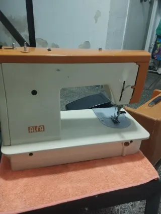 Máquina de coser Alfa 1860 Superautomática