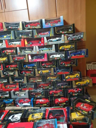 Modellini Bburago scala 1/18