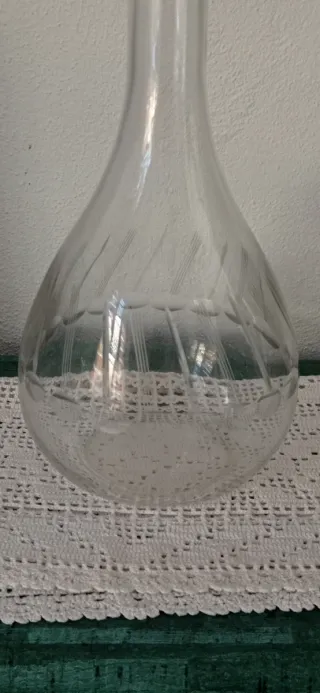 Bottiglia con tappo in vetro trasparente