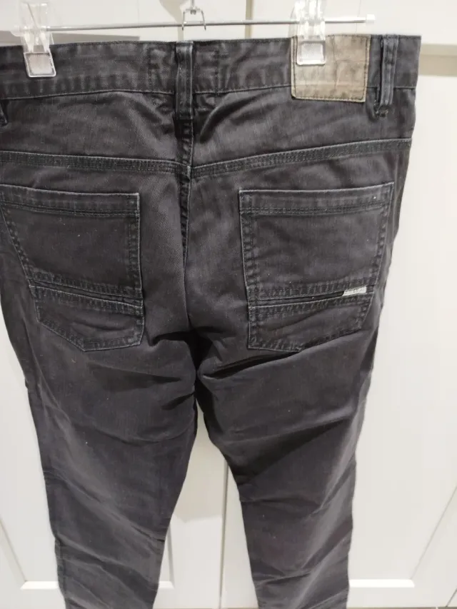 Pantalón vaquero Pull&Bear negro