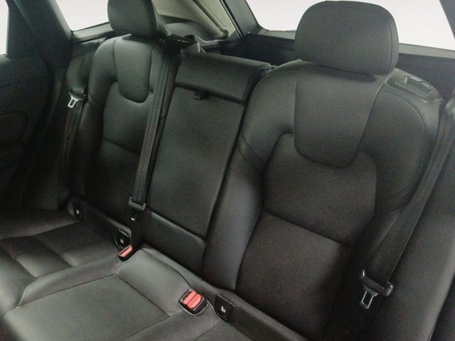 Volvo XC60 B4 R Design 2WD