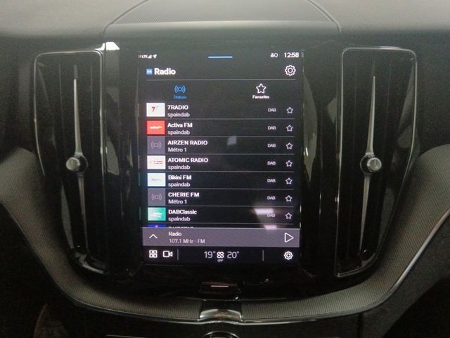 Volvo XC60 B4 R Design 2WD