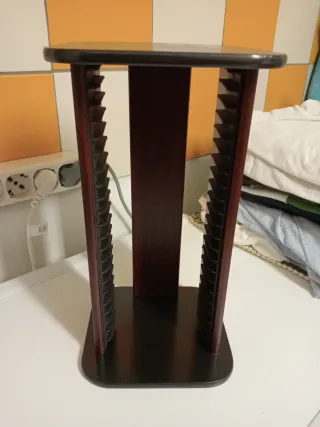 Porta CD in legno scuro