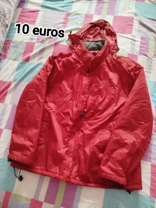 Cazadora y chándal rojo