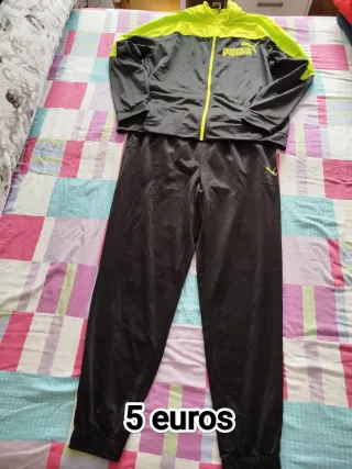 Cazadora y chándal rojo