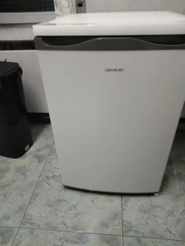 Congelador vertical Cecotec