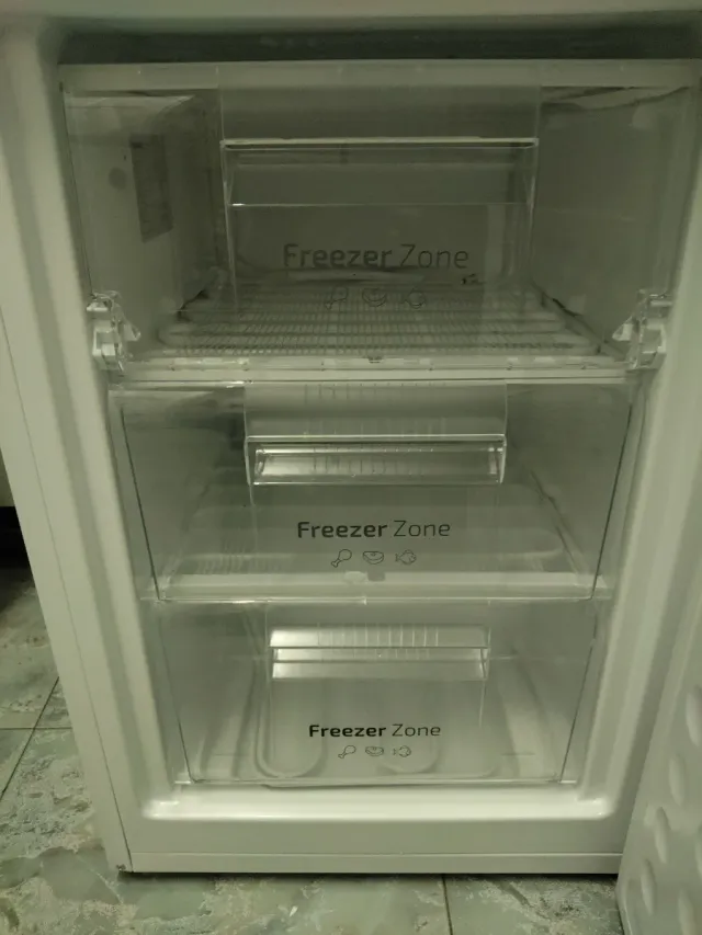 Congelador vertical Cecotec