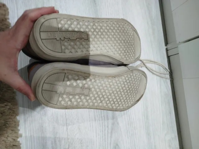 Botines Bershka grises y naranjas