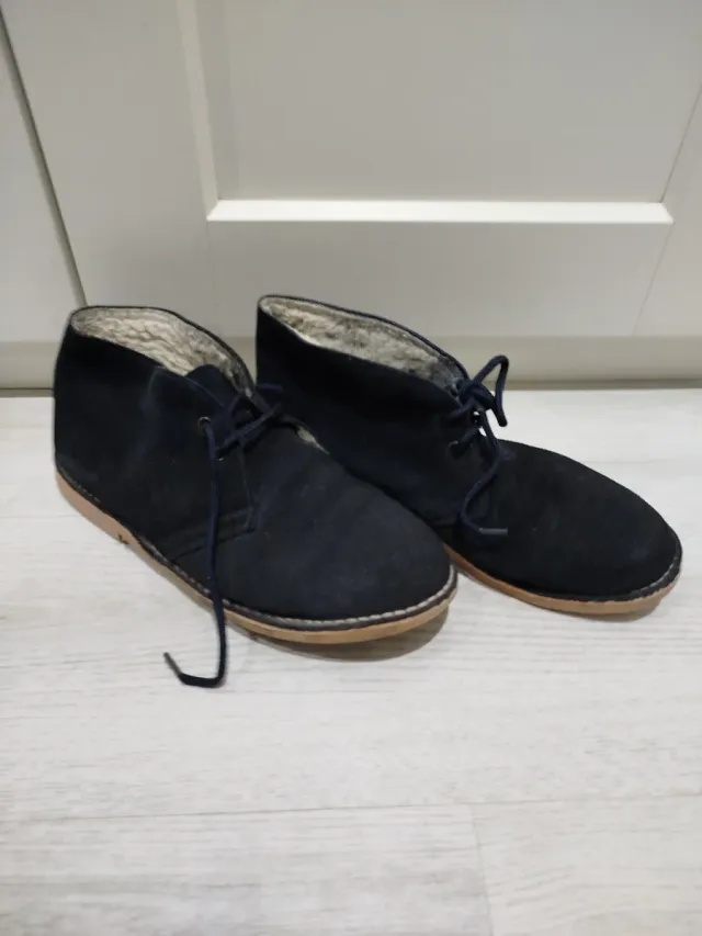 Botines de ante azul y marrón