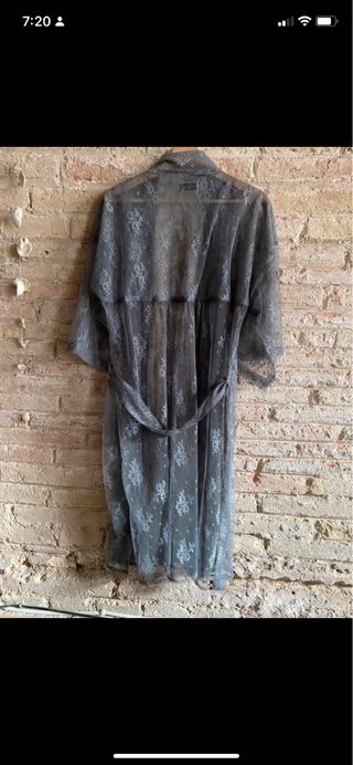 Kimono de encaje gris