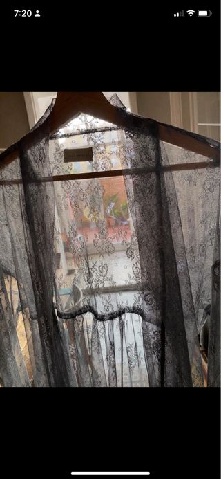 Kimono de encaje gris