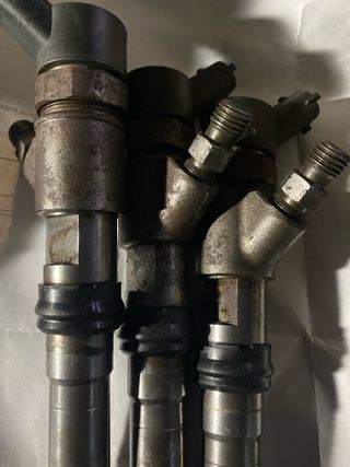 Inyector Iveco Bosch 0445110.  504088823