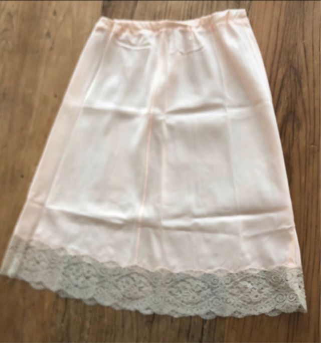 Saia de combinação rosa vintage em pó. T. M