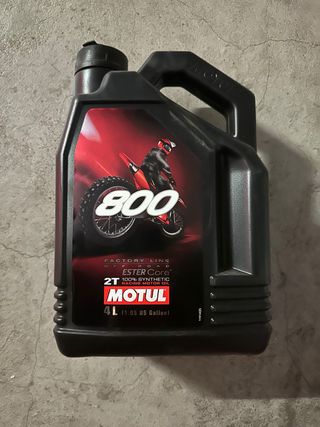 Aceite Motul 800 2T 4L