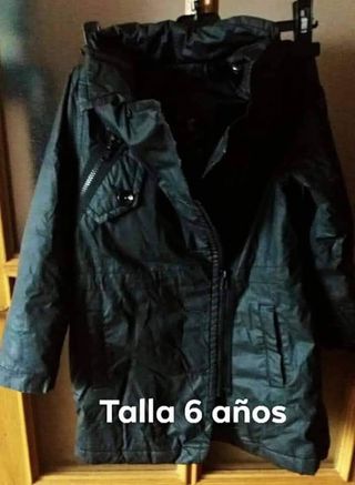 Abrigo niña negro con capucha