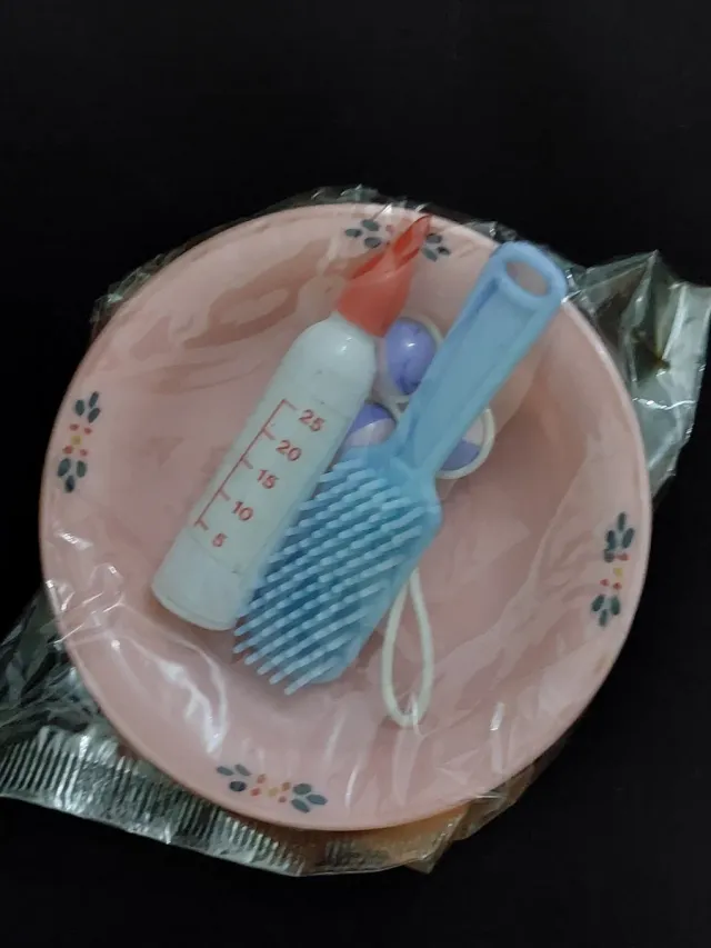 Juguete años 60: Palangana, biberón..