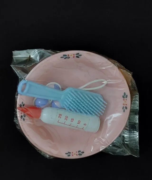 Juguete años 60: Palangana, biberón..