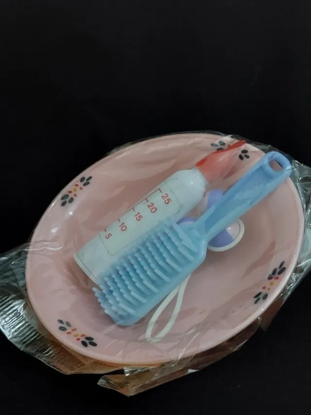 Juguete años 60: Palangana, biberón..