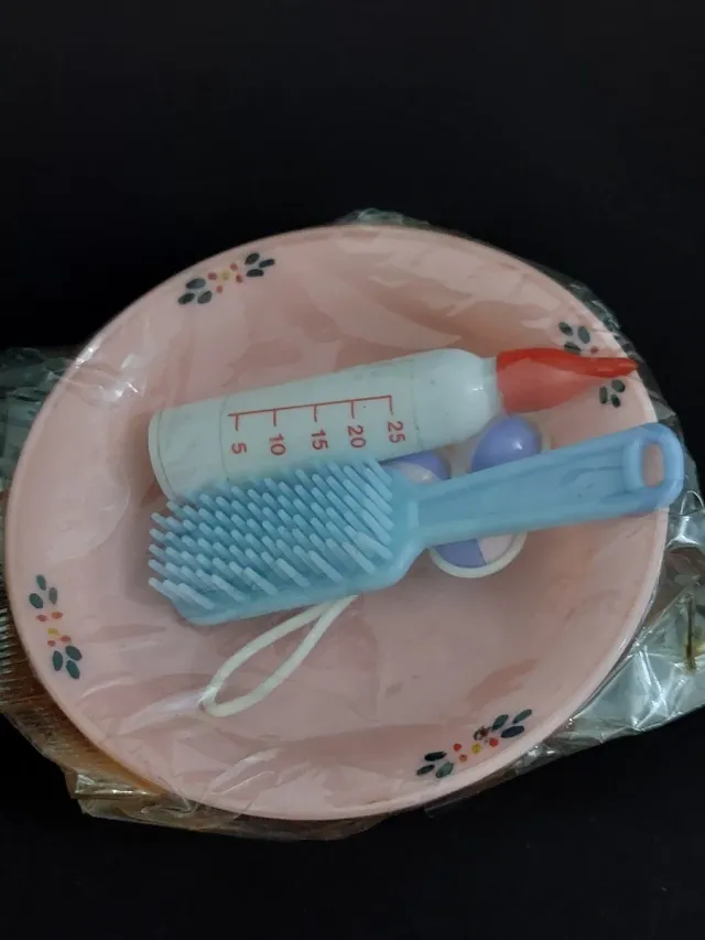 Juguete años 60: Palangana, biberón..