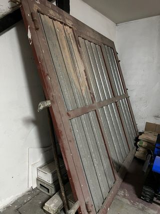 Puerta de garaje metálica