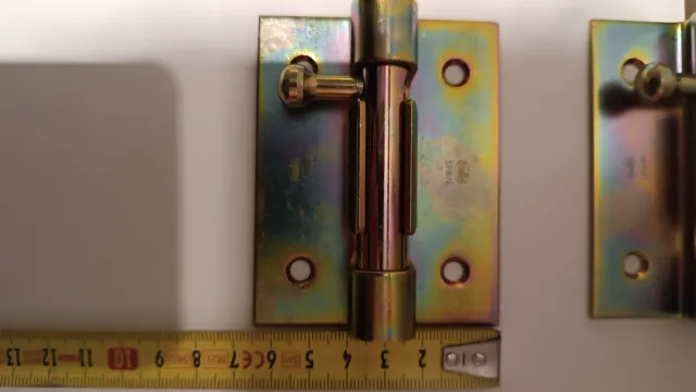 4 Cerrojos metálicos dorados