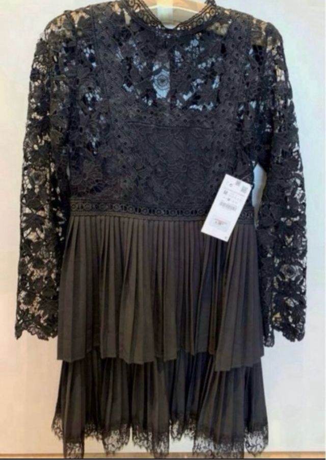 Vestido Zara Negro Encaje y Plisado